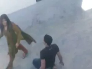 युगल महिलाओं टैक्सी  ...