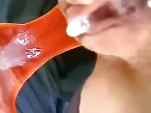 हलक में, सेक्सी कहान ...